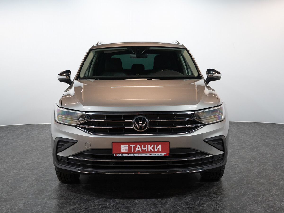 Volkswagen Tiguan 2021 - фото автомобиля
