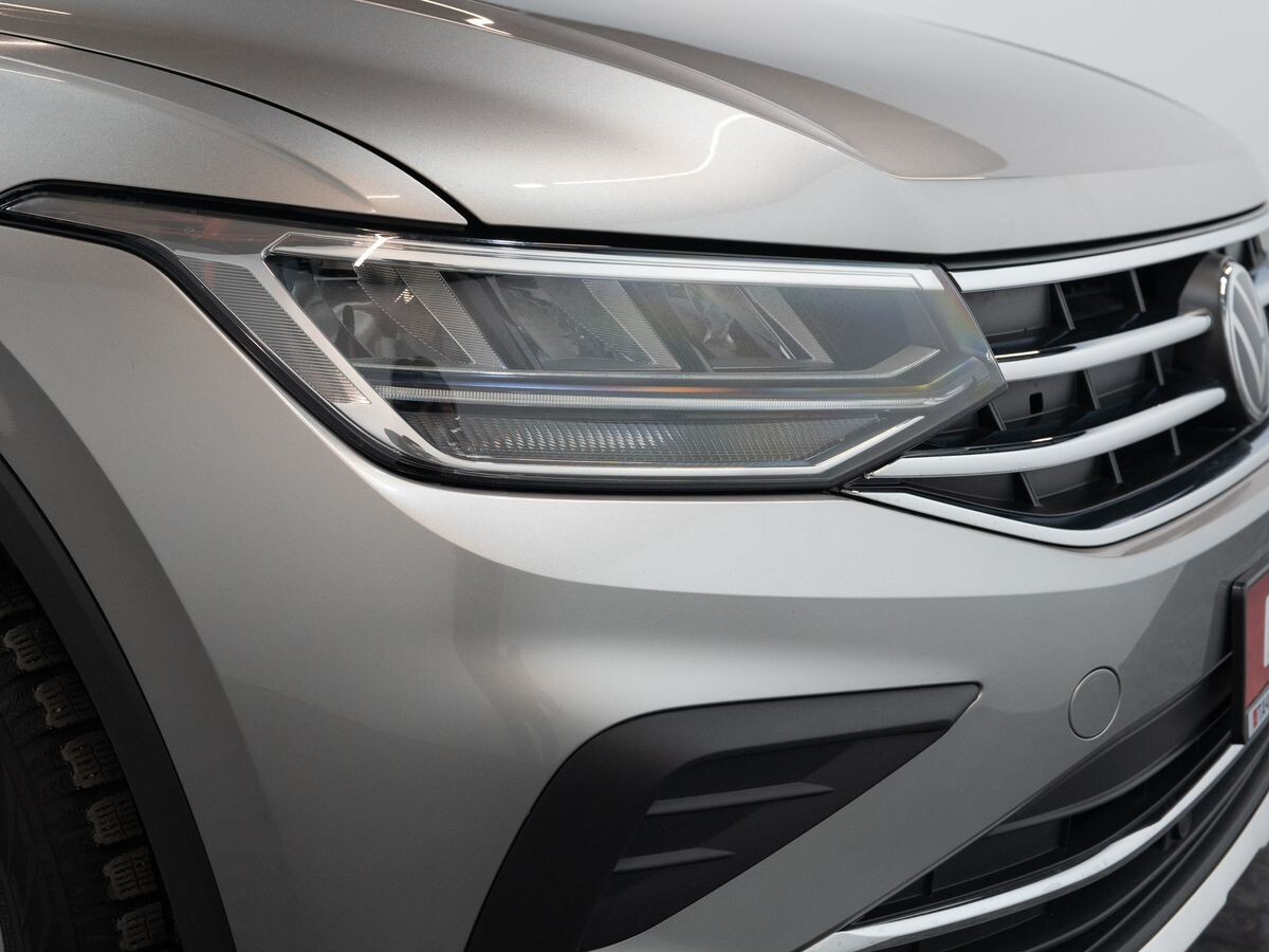 Volkswagen Tiguan 2021 - фото автомобиля