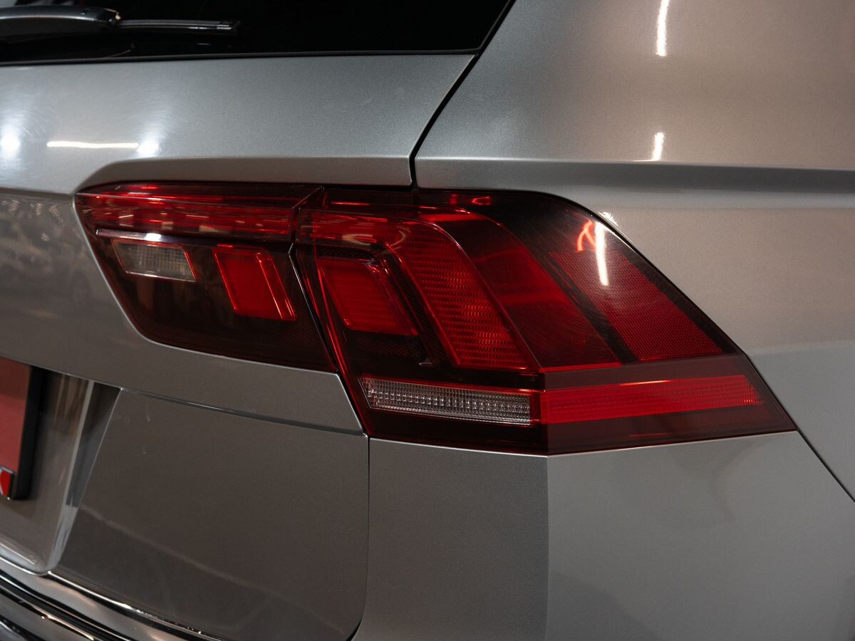 Volkswagen Tiguan 2021 - фото автомобиля