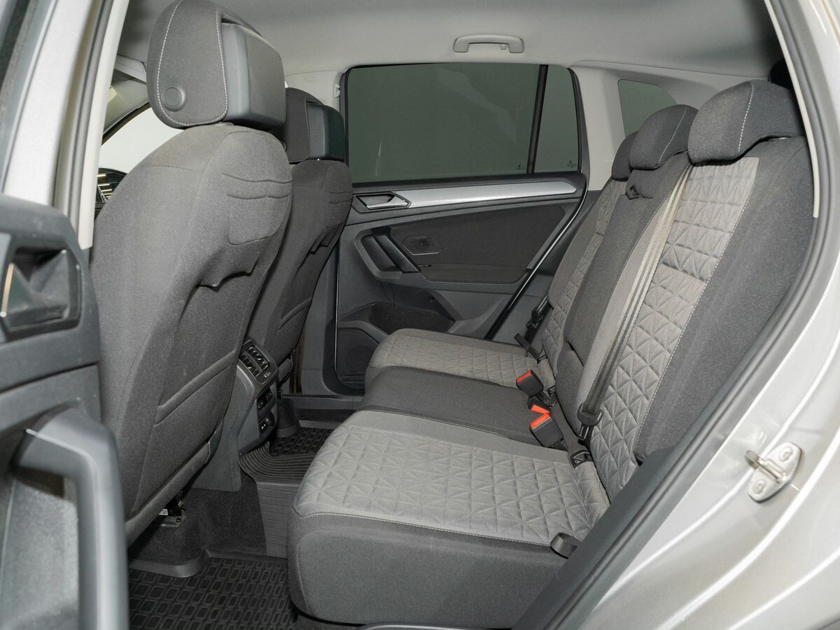 Volkswagen Tiguan 2021 - фото автомобиля