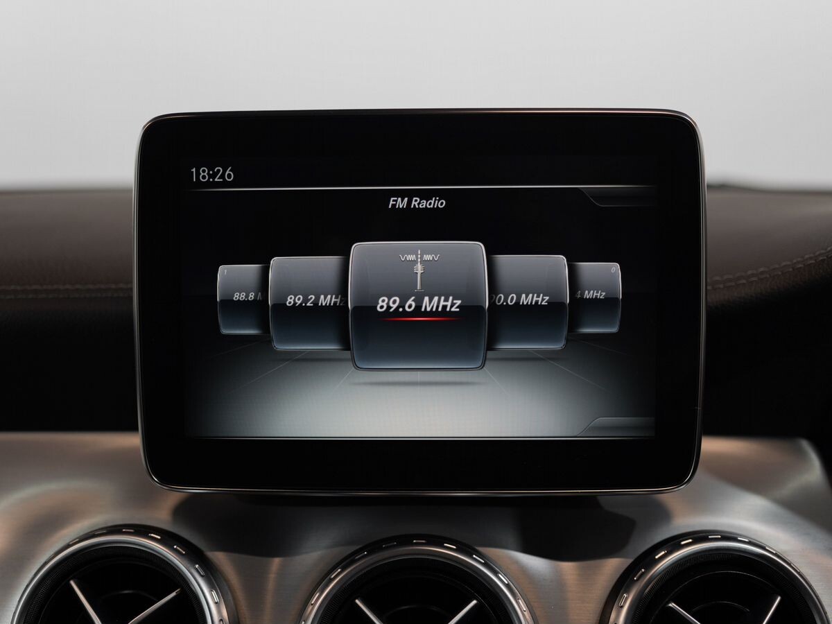 Mercedes-Benz GLA 2016 - фото автомобиля