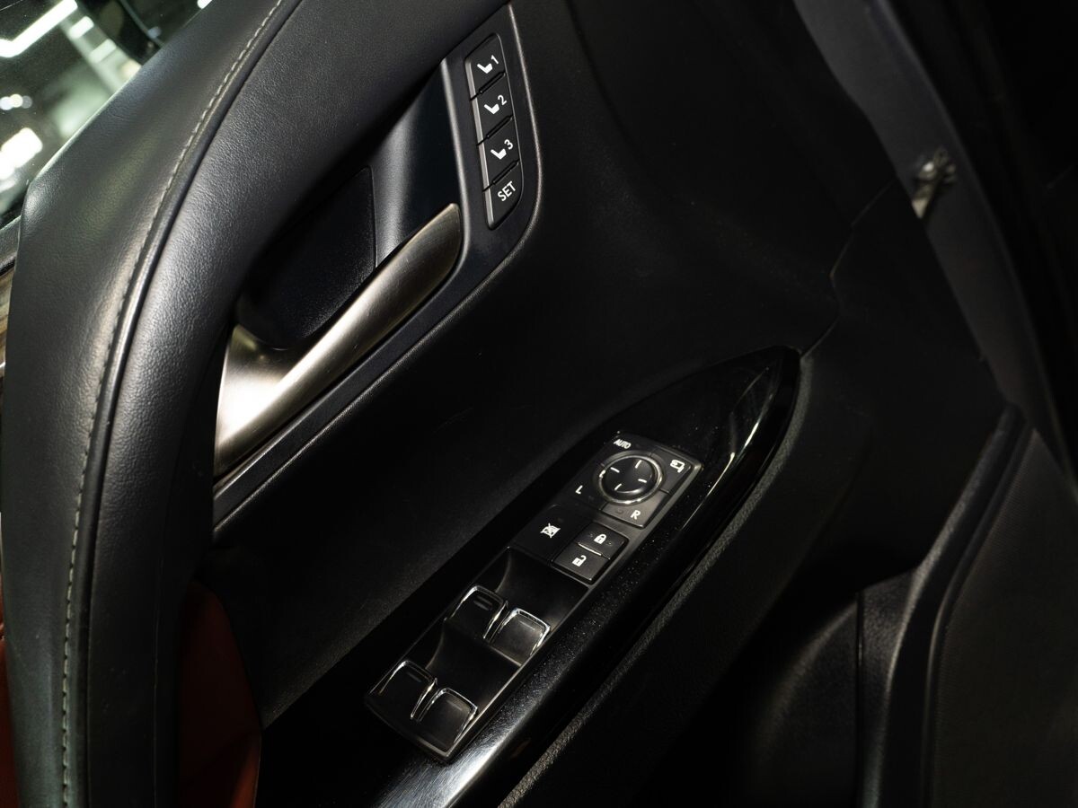 Lexus LX 2015 - фото автомобиля