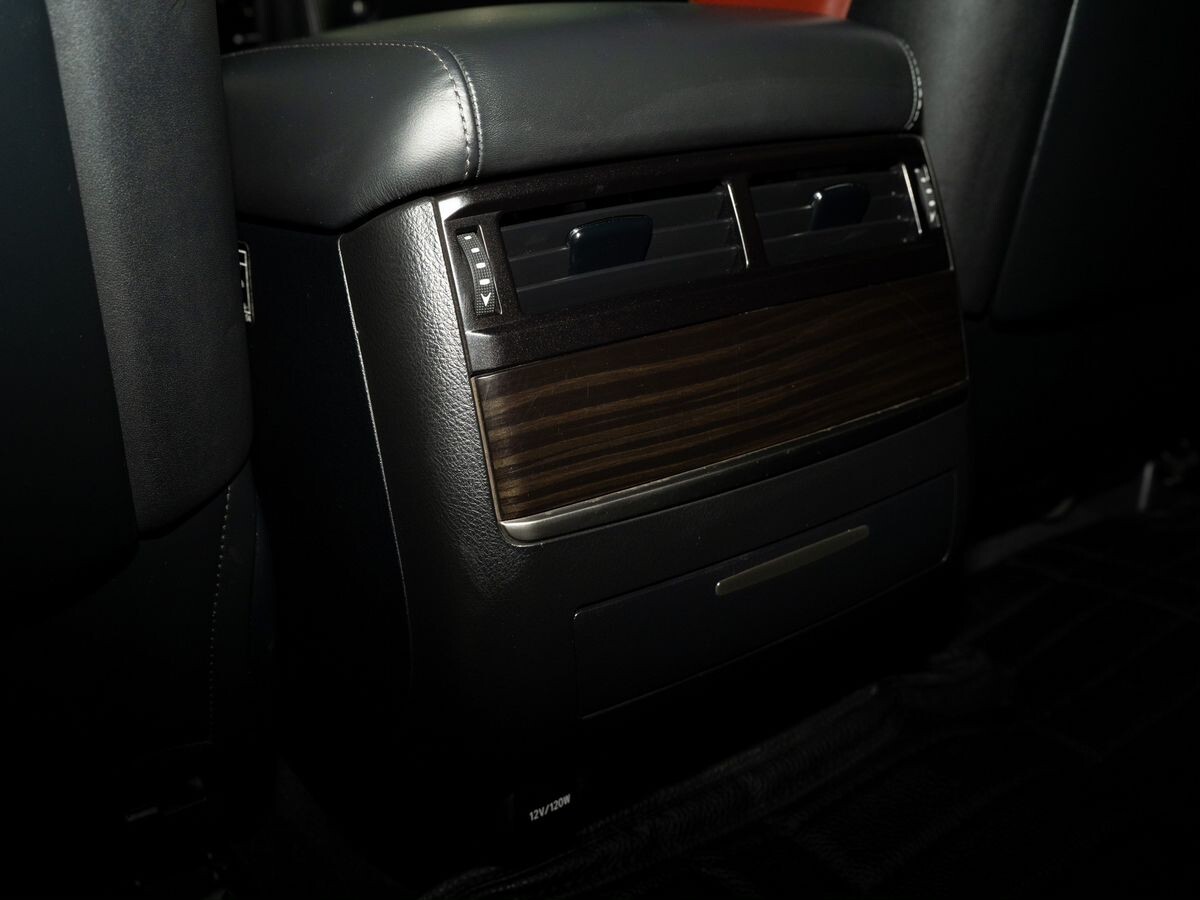 Lexus LX 2015 - фото автомобиля