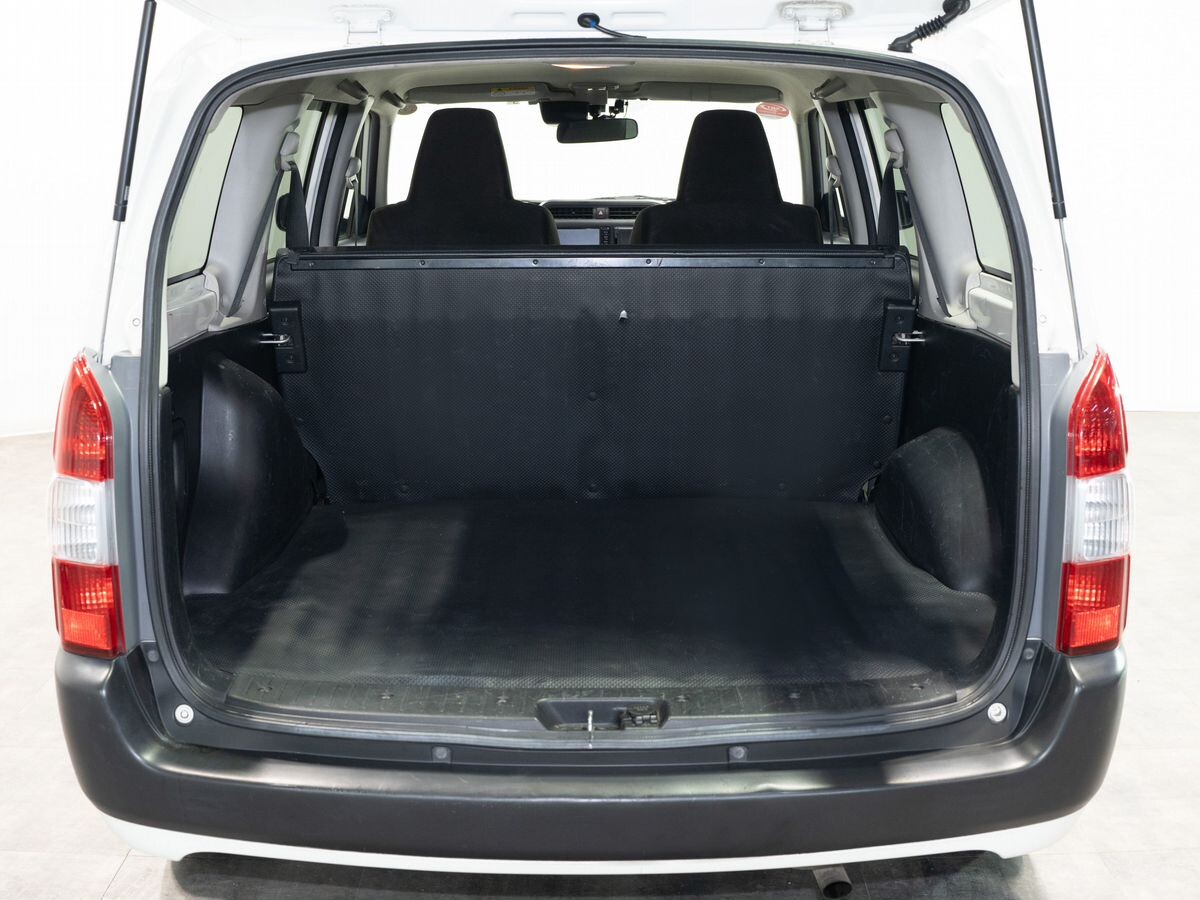 Toyota Succeed 2018 - фото автомобиля