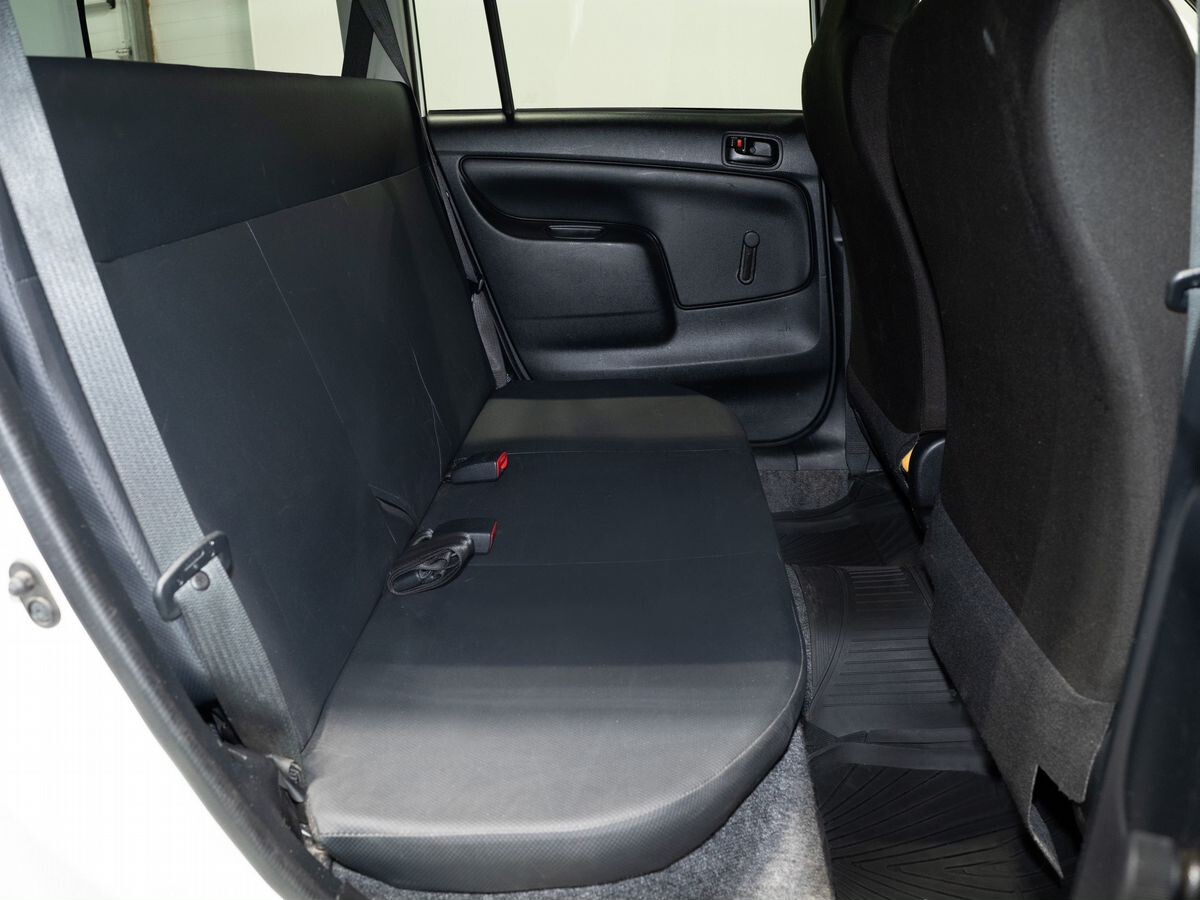 Toyota Succeed 2018 - фото автомобиля