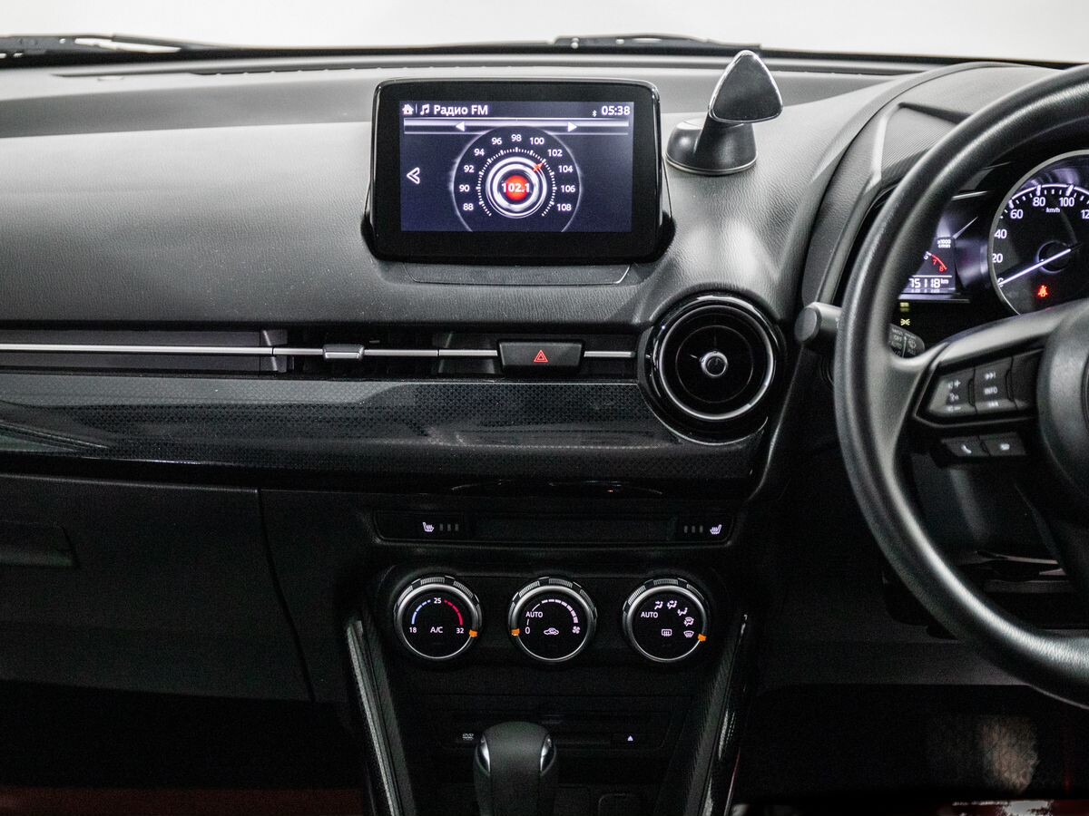 Mazda Demio 2018 - фото автомобиля