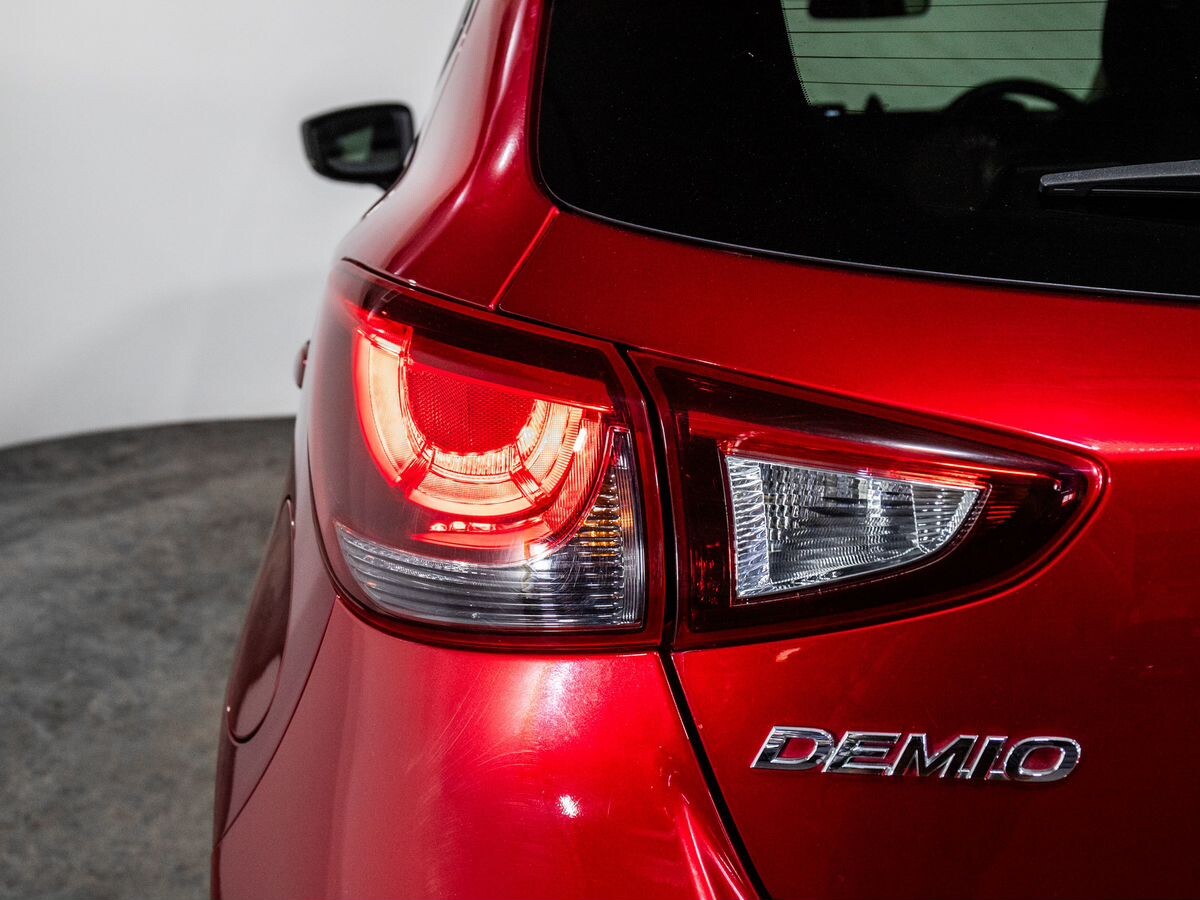 Mazda Demio 2018 - фото автомобиля