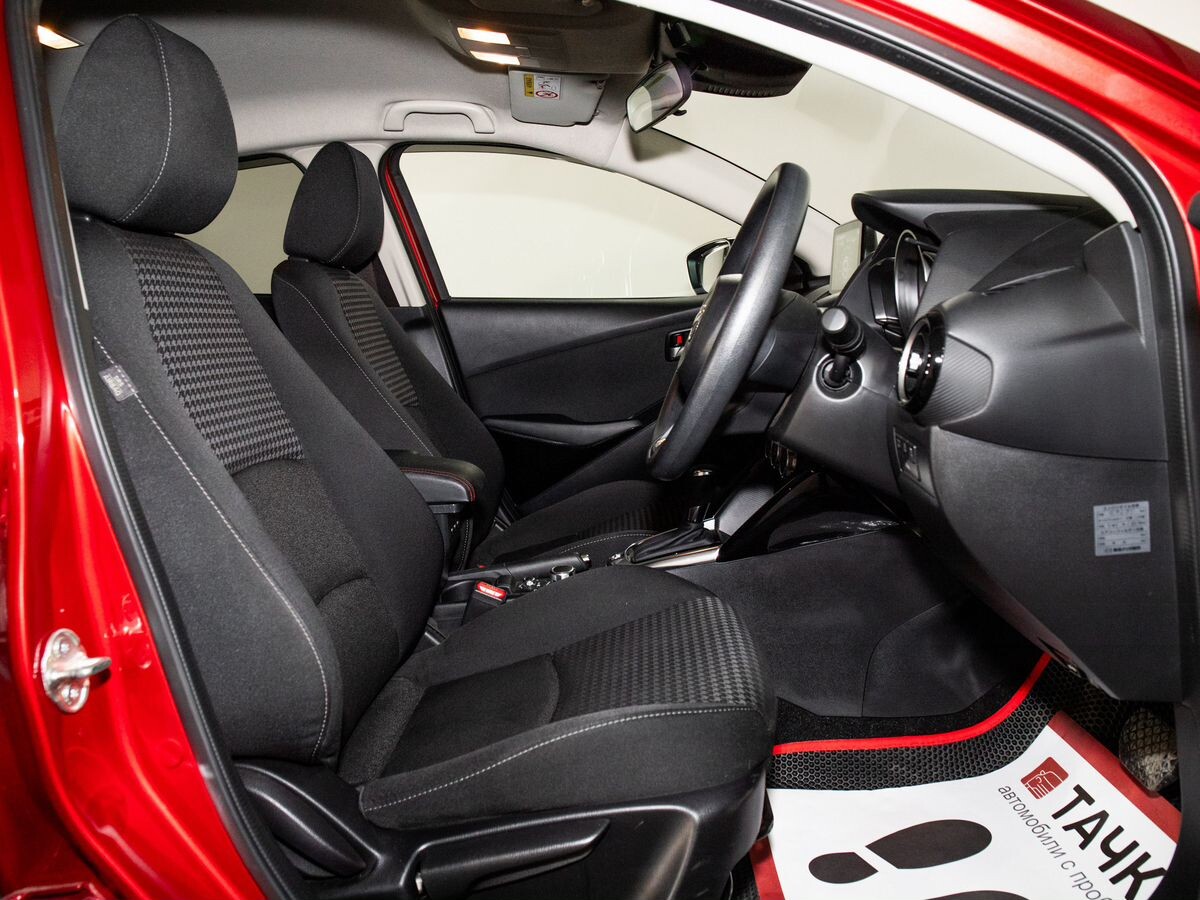 Mazda Demio 2018 - фото автомобиля