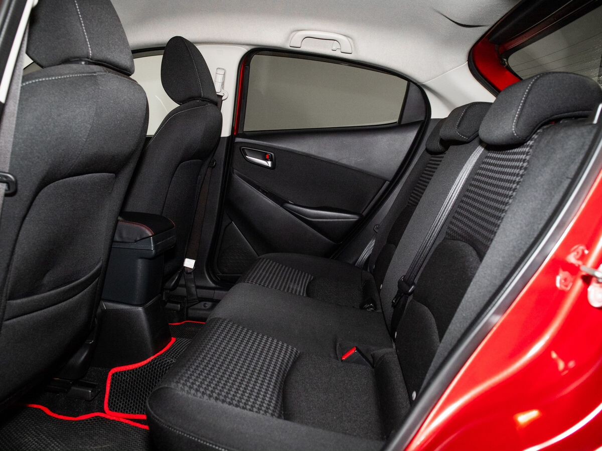 Mazda Demio 2018 - фото автомобиля