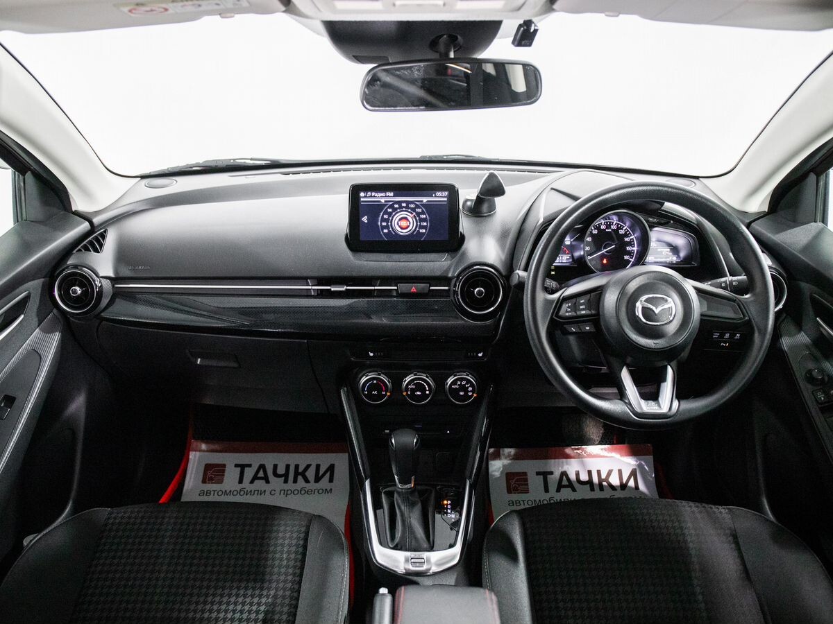 Mazda Demio 2018 - фото автомобиля