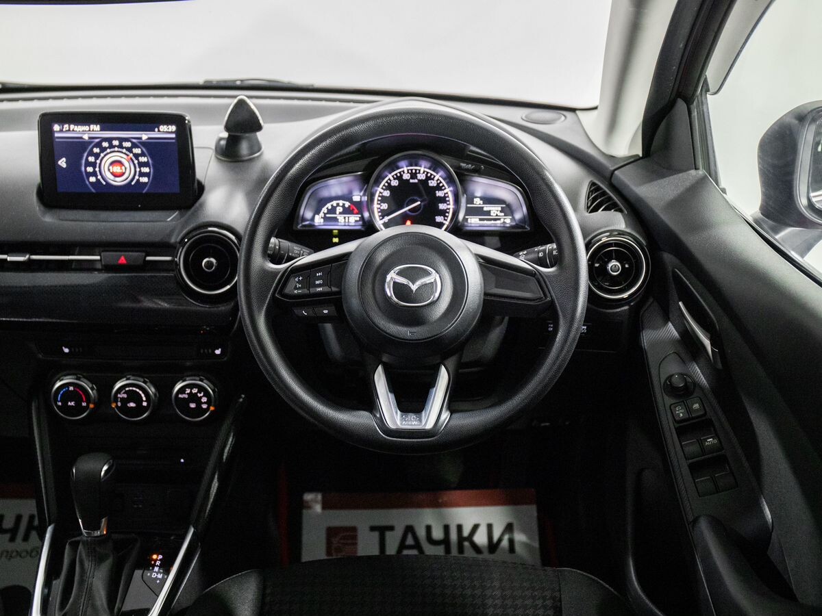 Mazda Demio 2018 - фото автомобиля