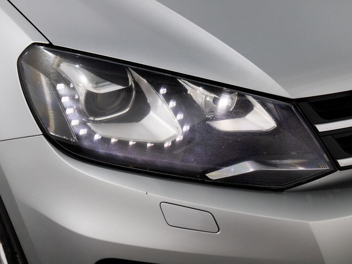 Volkswagen Touareg 2013 - фото автомобиля