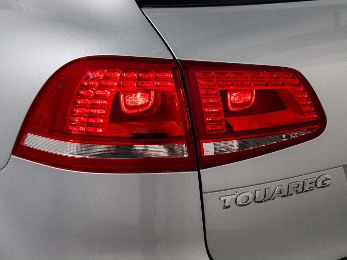 Volkswagen Touareg 2013 - фото автомобиля