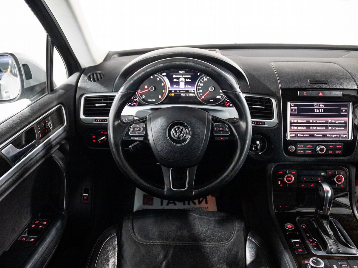 Volkswagen Touareg 2013 - фото автомобиля