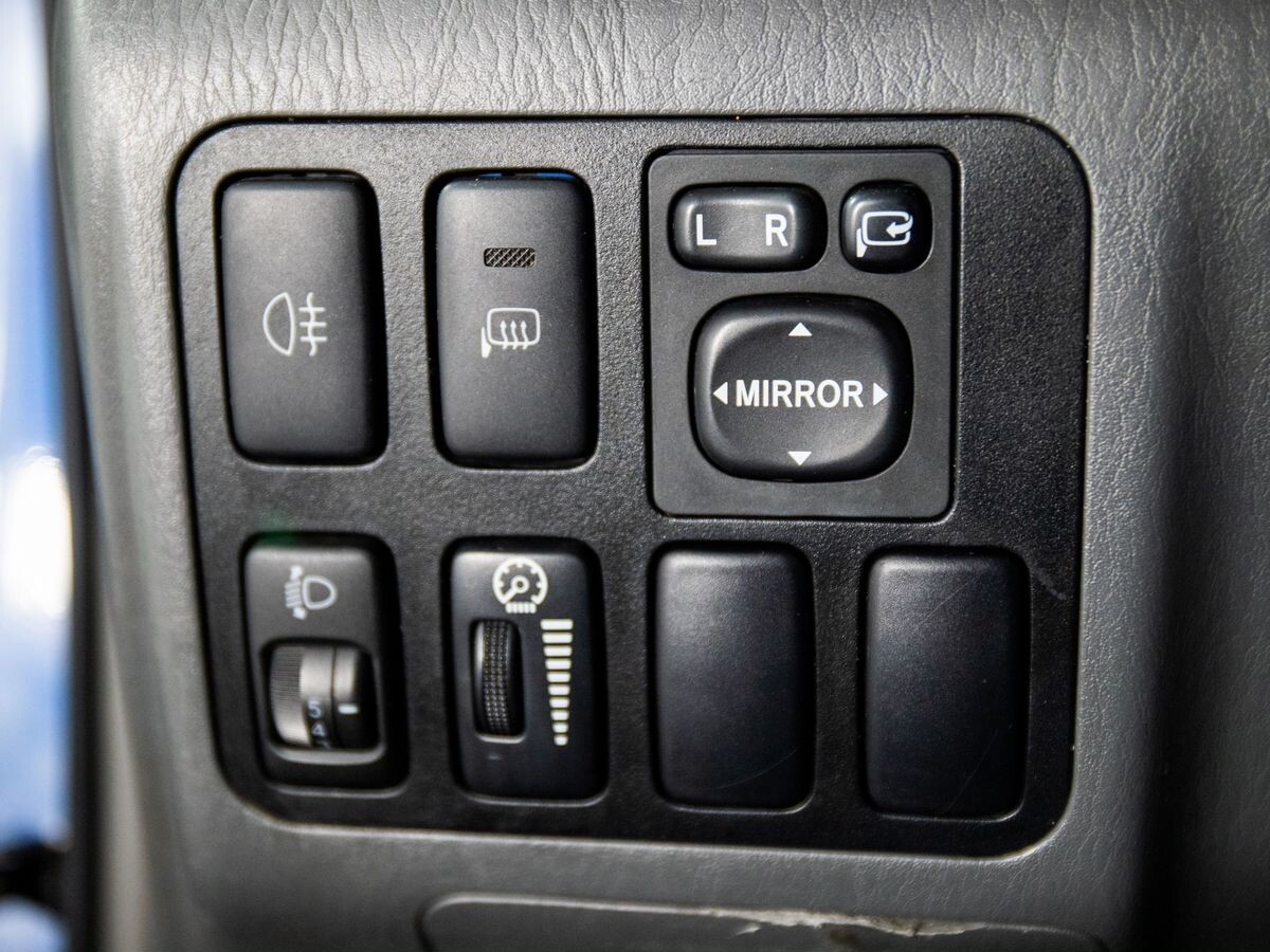 Toyota Land Cruiser Prado 2004 - фото автомобиля