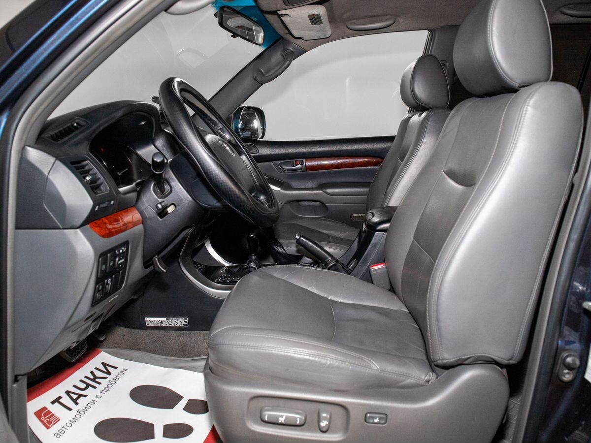 Toyota Land Cruiser Prado 2004 - фото автомобиля