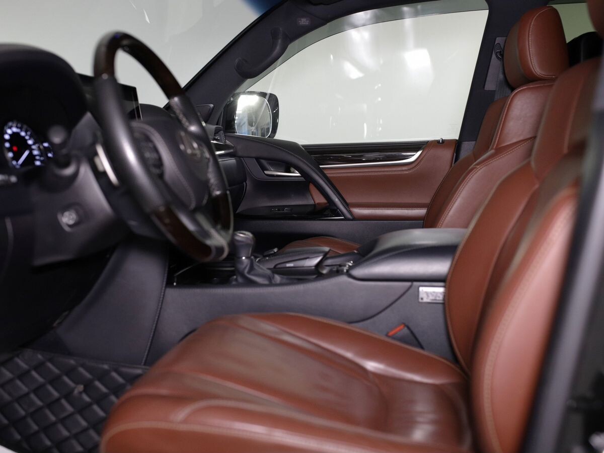 Lexus LX 2016 - фото автомобиля