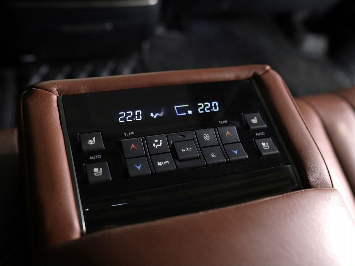 Lexus LX 2016 - фото автомобиля