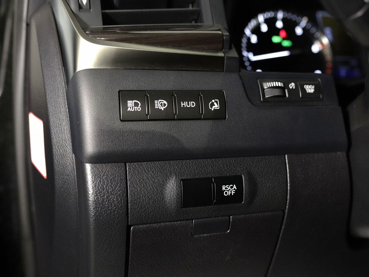 Lexus LX 2016 - фото автомобиля