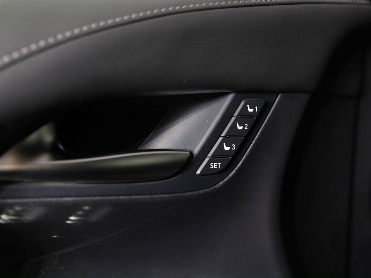 Lexus LX 2016 - фото автомобиля