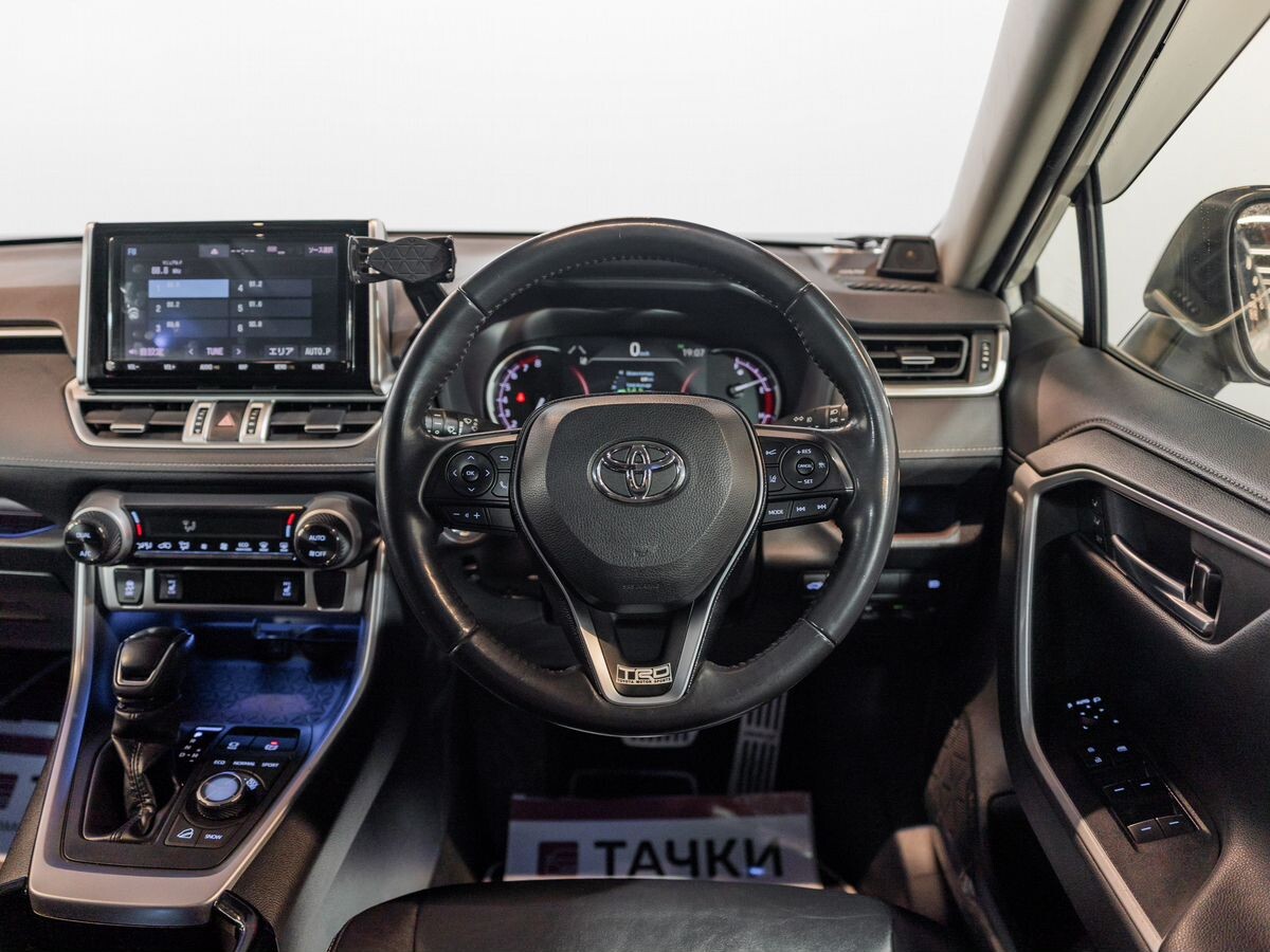 Toyota RAV4 2020 - фото автомобиля