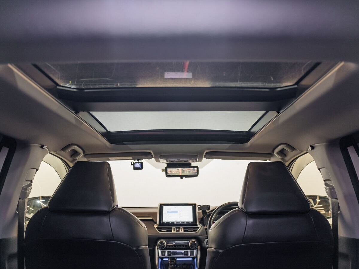 Toyota RAV4 2020 - фото автомобиля