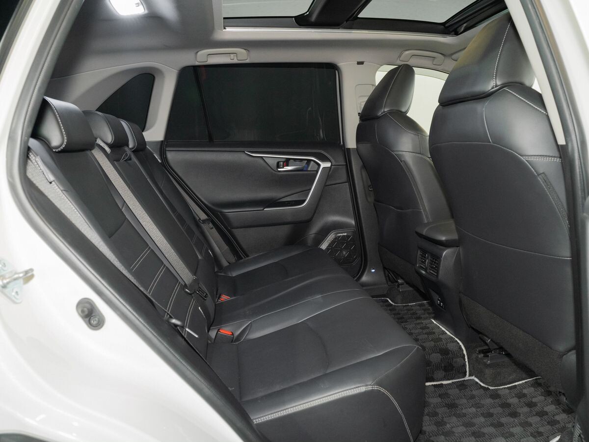 Toyota RAV4 2020 - фото автомобиля