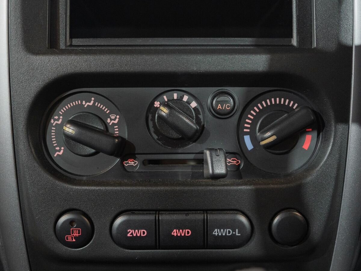 Suzuki Jimny 2011 - фото автомобиля