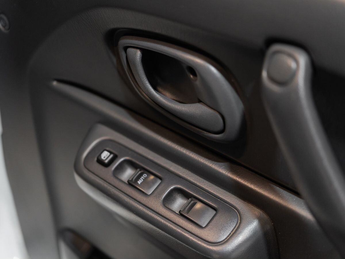 Suzuki Jimny 2011 - фото автомобиля