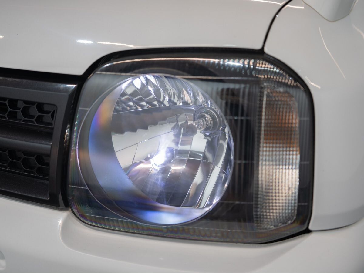 Suzuki Jimny 2011 - фото автомобиля