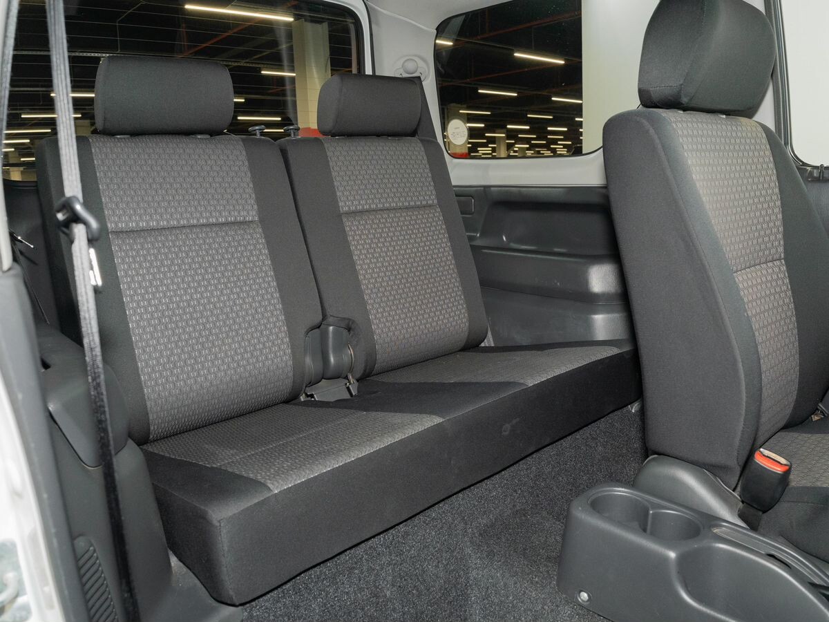 Suzuki Jimny 2011 - фото автомобиля