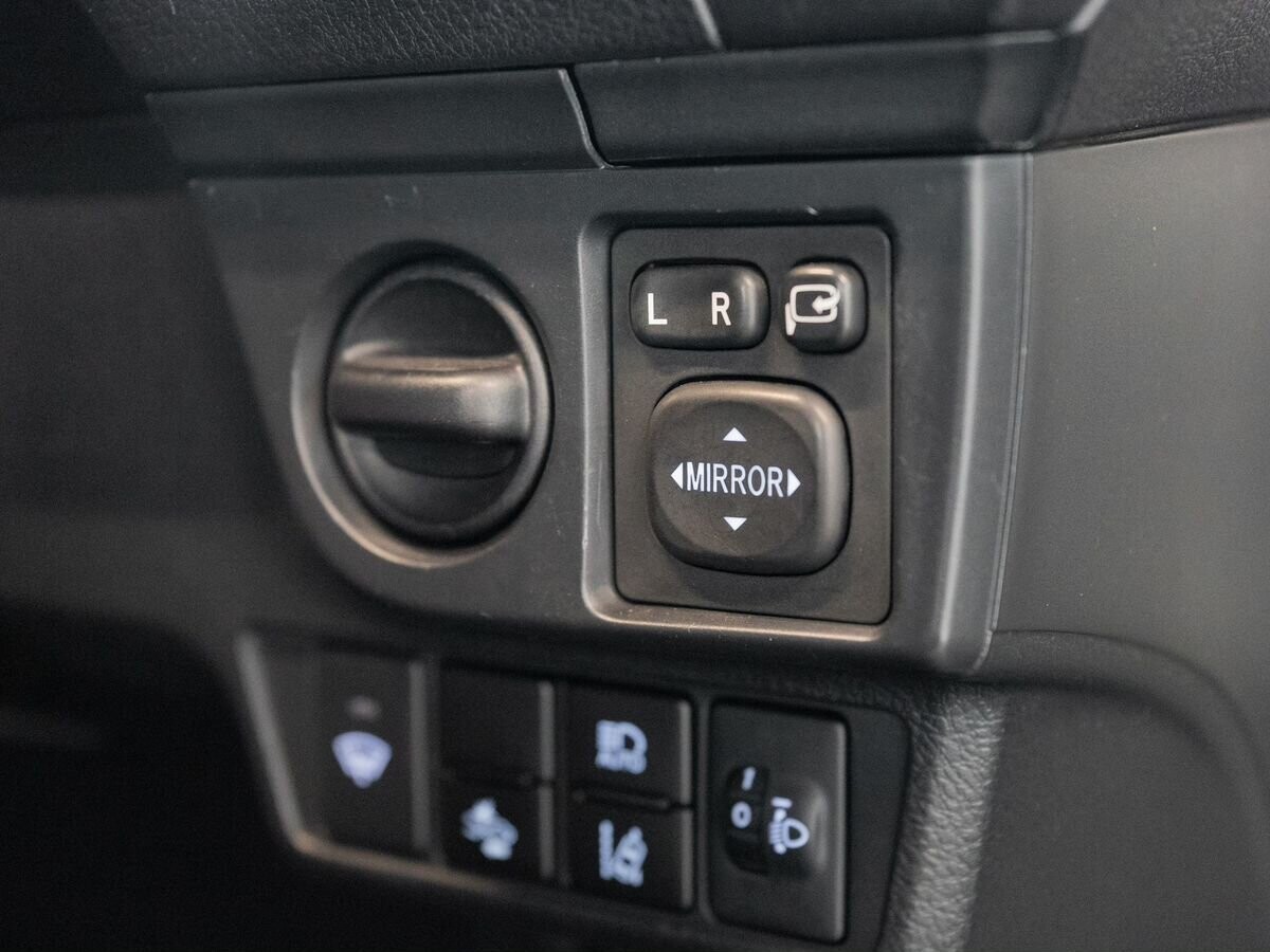 Toyota Corolla 2018 - фото автомобиля