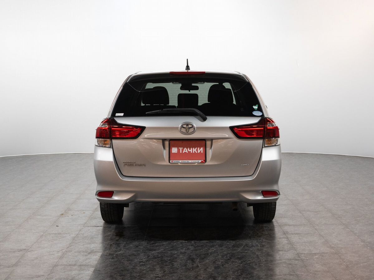Toyota Corolla 2018 - фото автомобиля