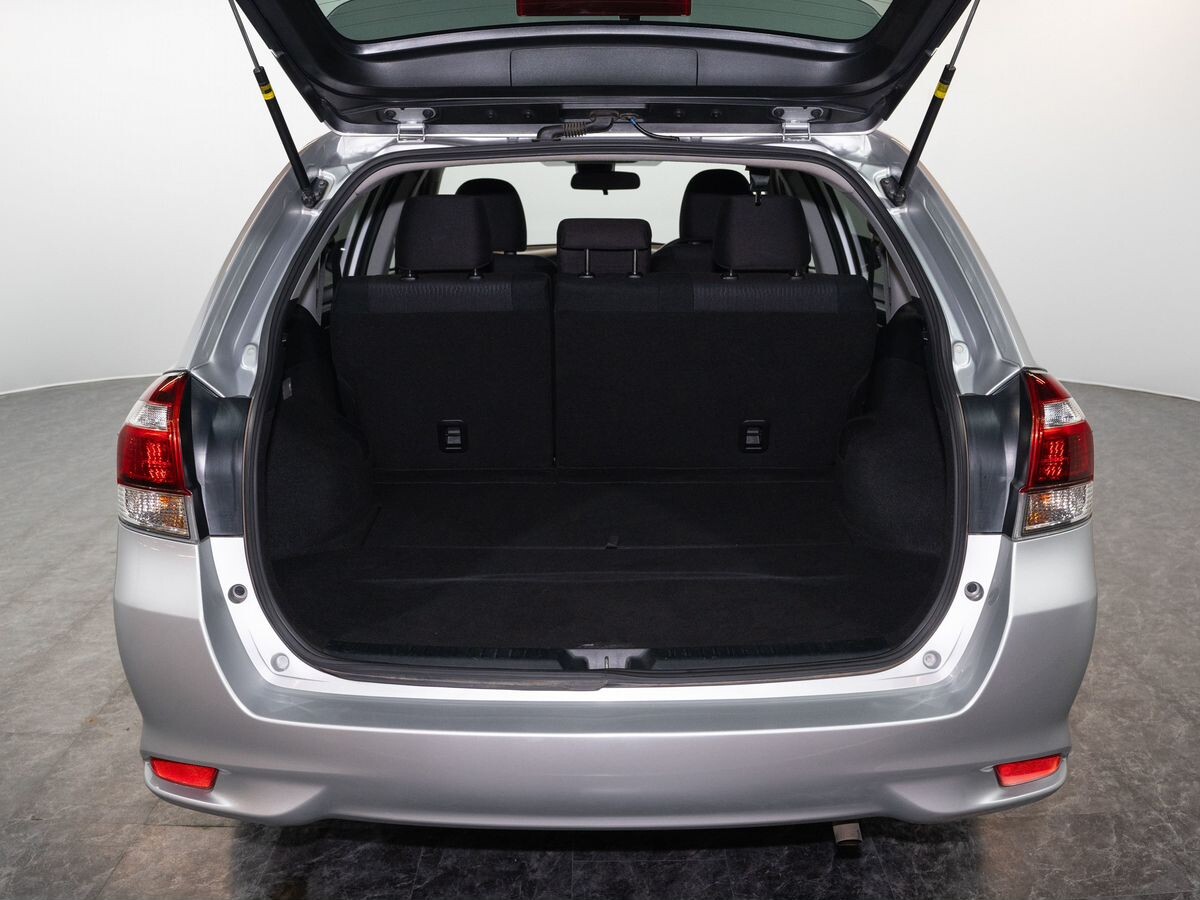 Toyota Corolla 2018 - фото автомобиля