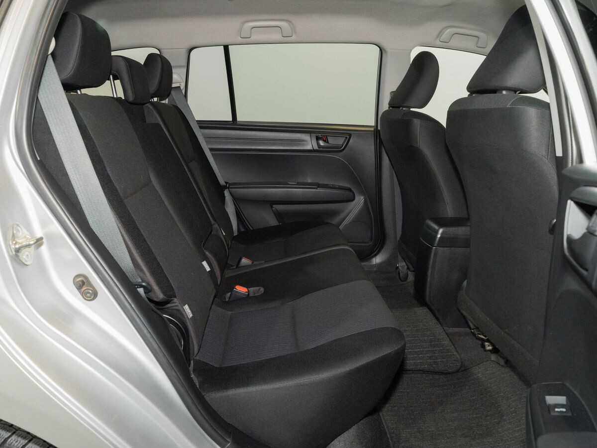 Toyota Corolla 2018 - фото автомобиля