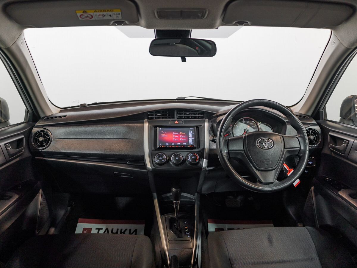 Toyota Corolla 2018 - фото автомобиля