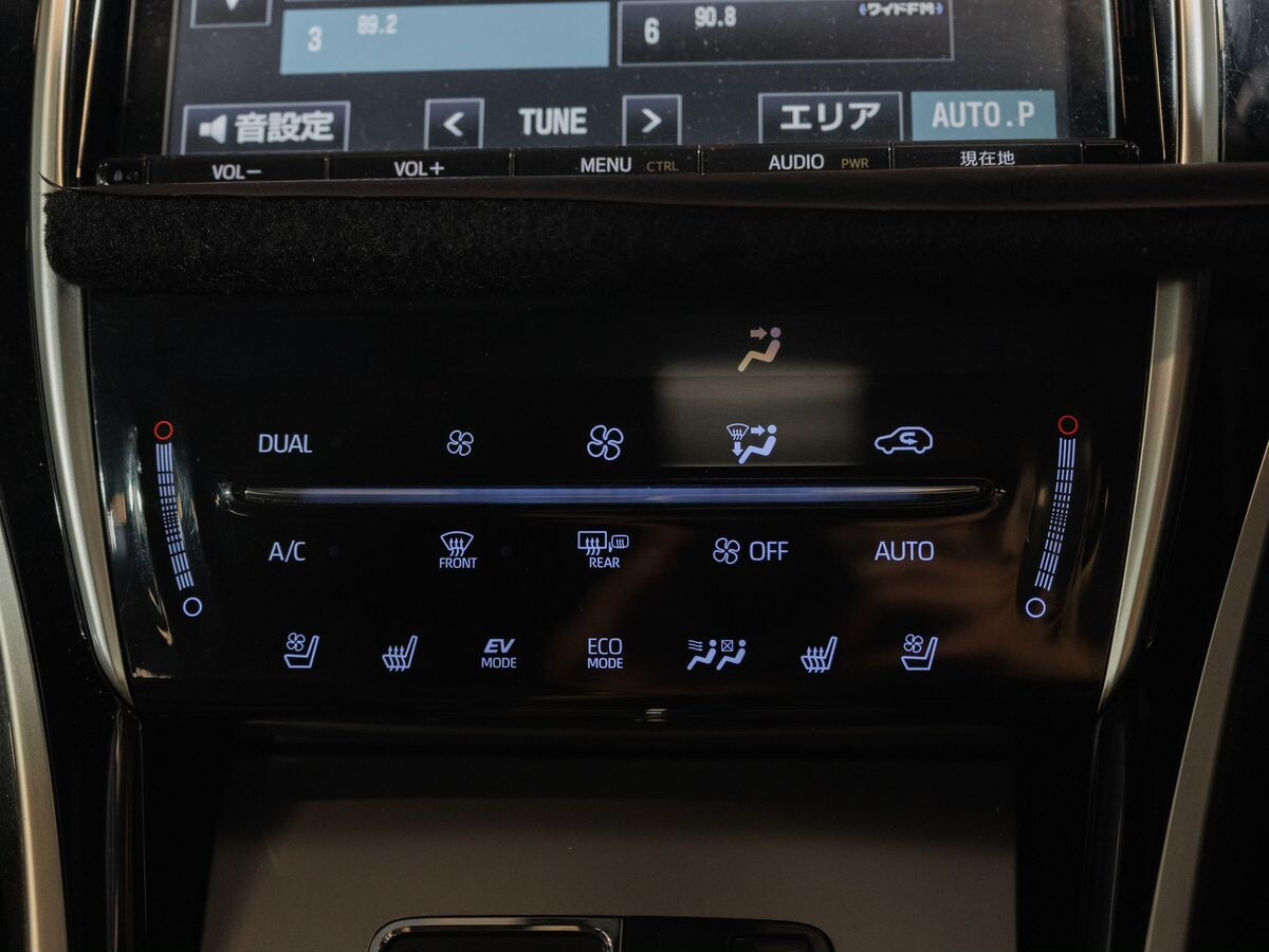 Toyota Harrier 2018 - фото автомобиля