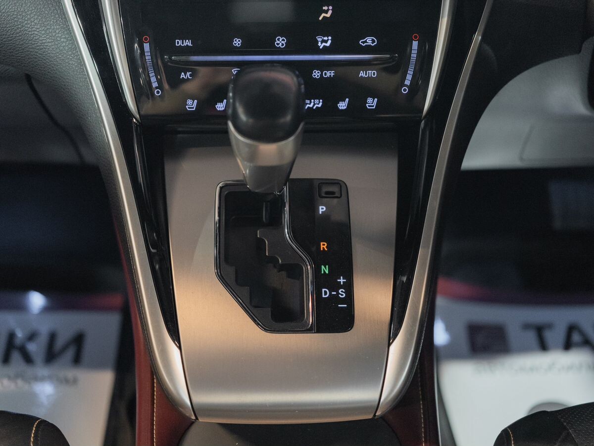 Toyota Harrier 2018 - фото автомобиля