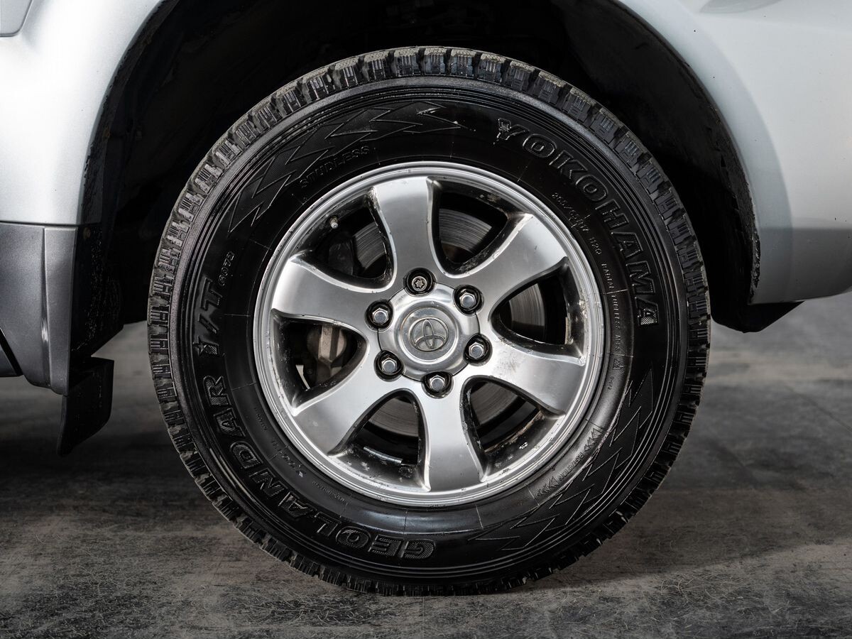 Toyota Land Cruiser Prado 2008 - фото автомобиля