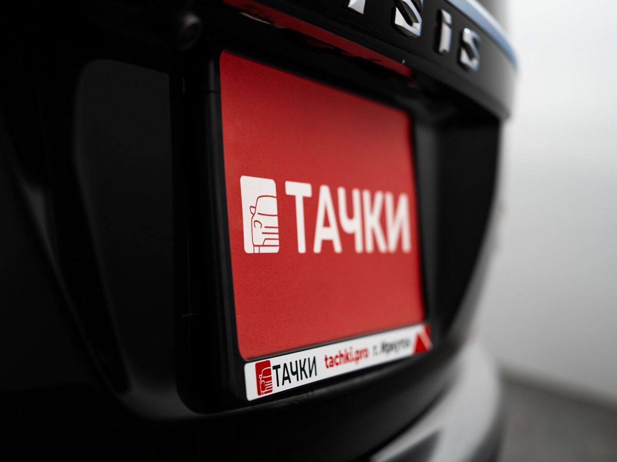 Toyota ISis 2010 - фото автомобиля