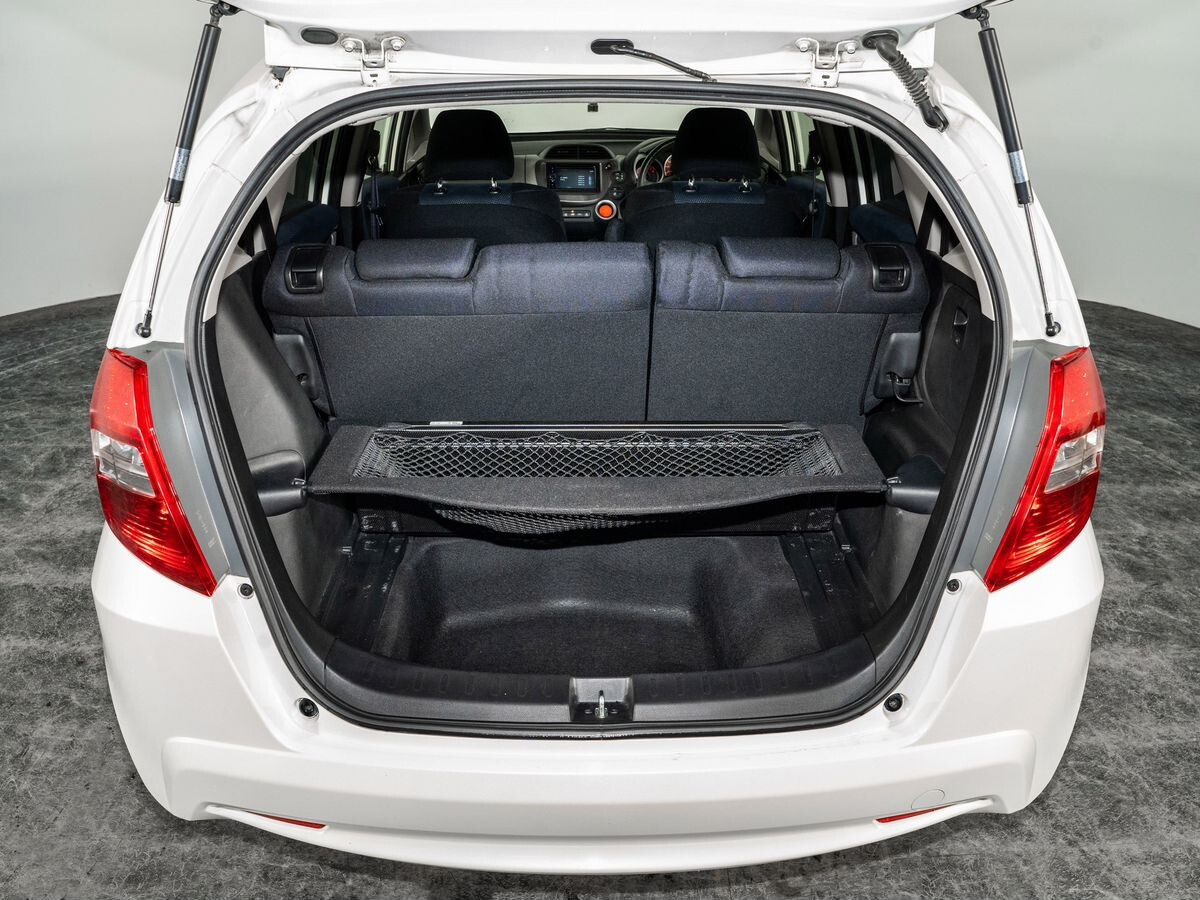 Honda Fit 2011 - фото автомобиля