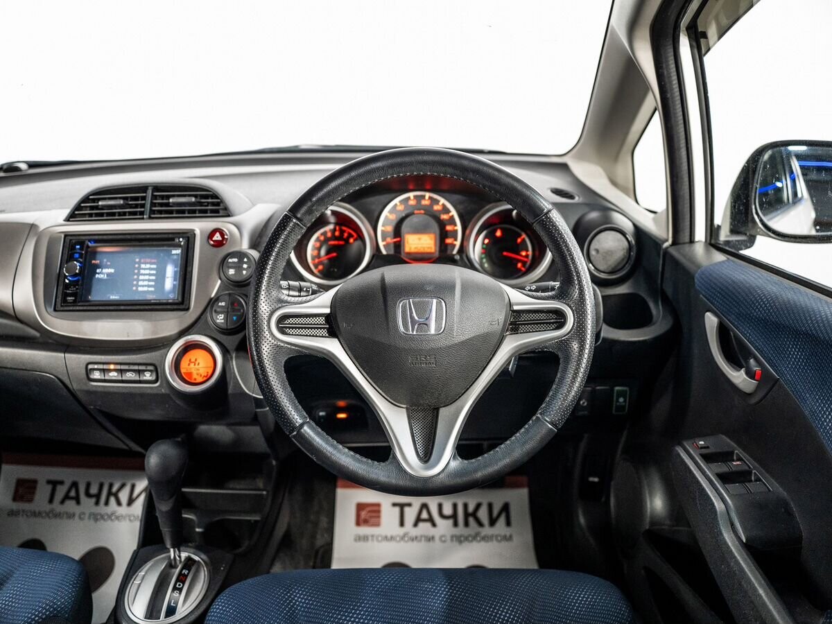 Honda Fit 2011 - фото автомобиля