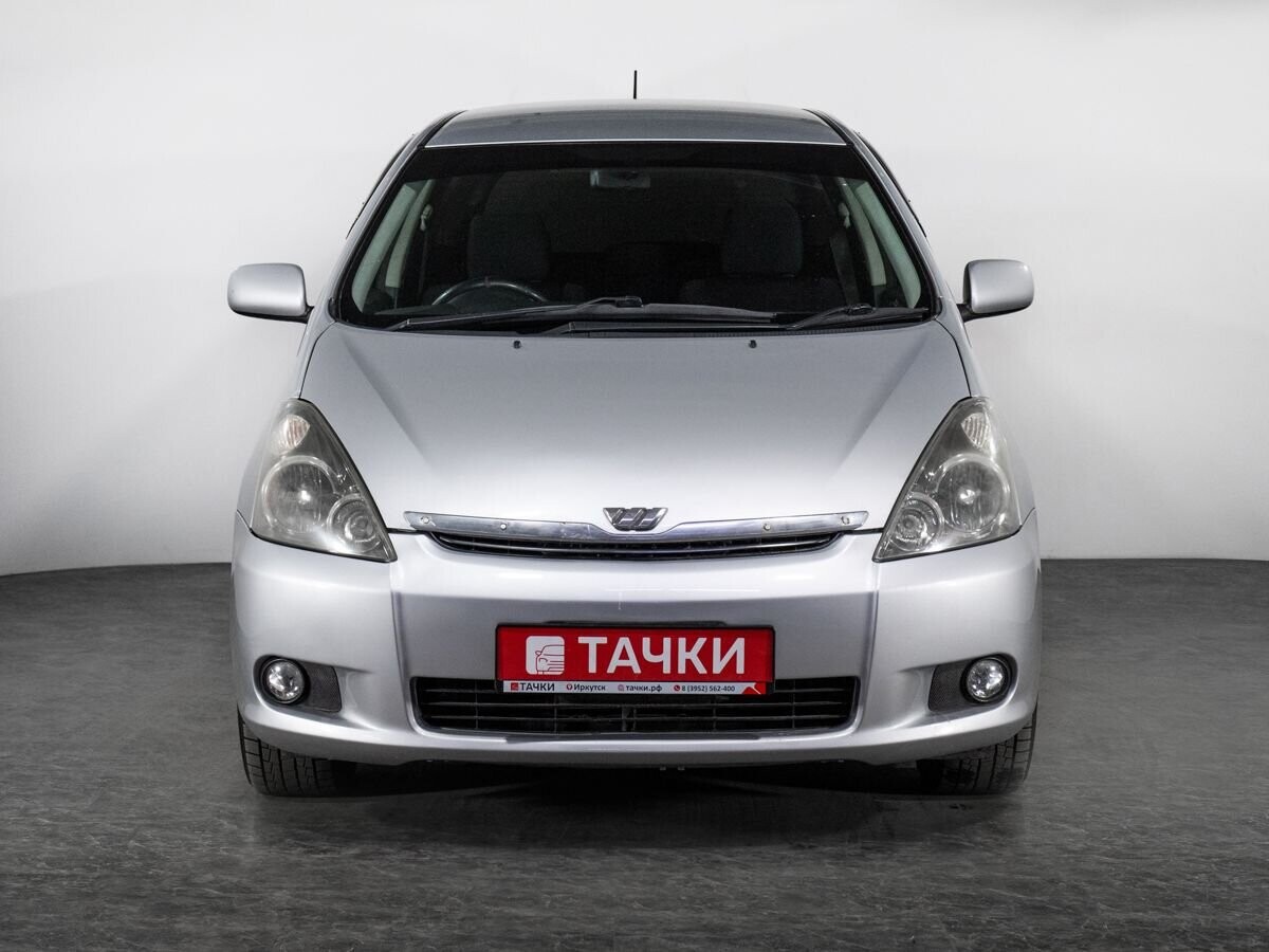 Toyota Wish 2004 - фото автомобиля