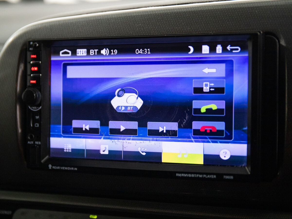 Toyota Wish 2004 - фото автомобиля