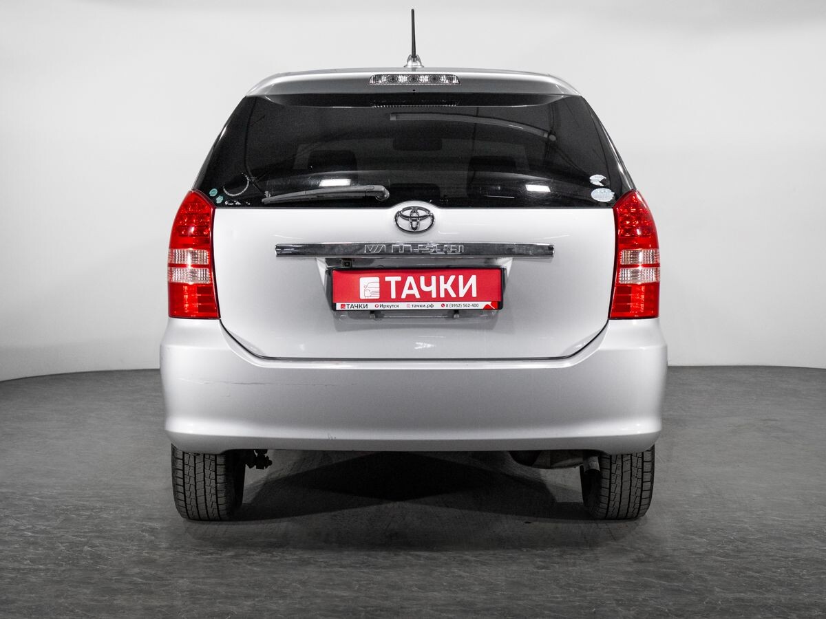 Toyota Wish 2004 - фото автомобиля