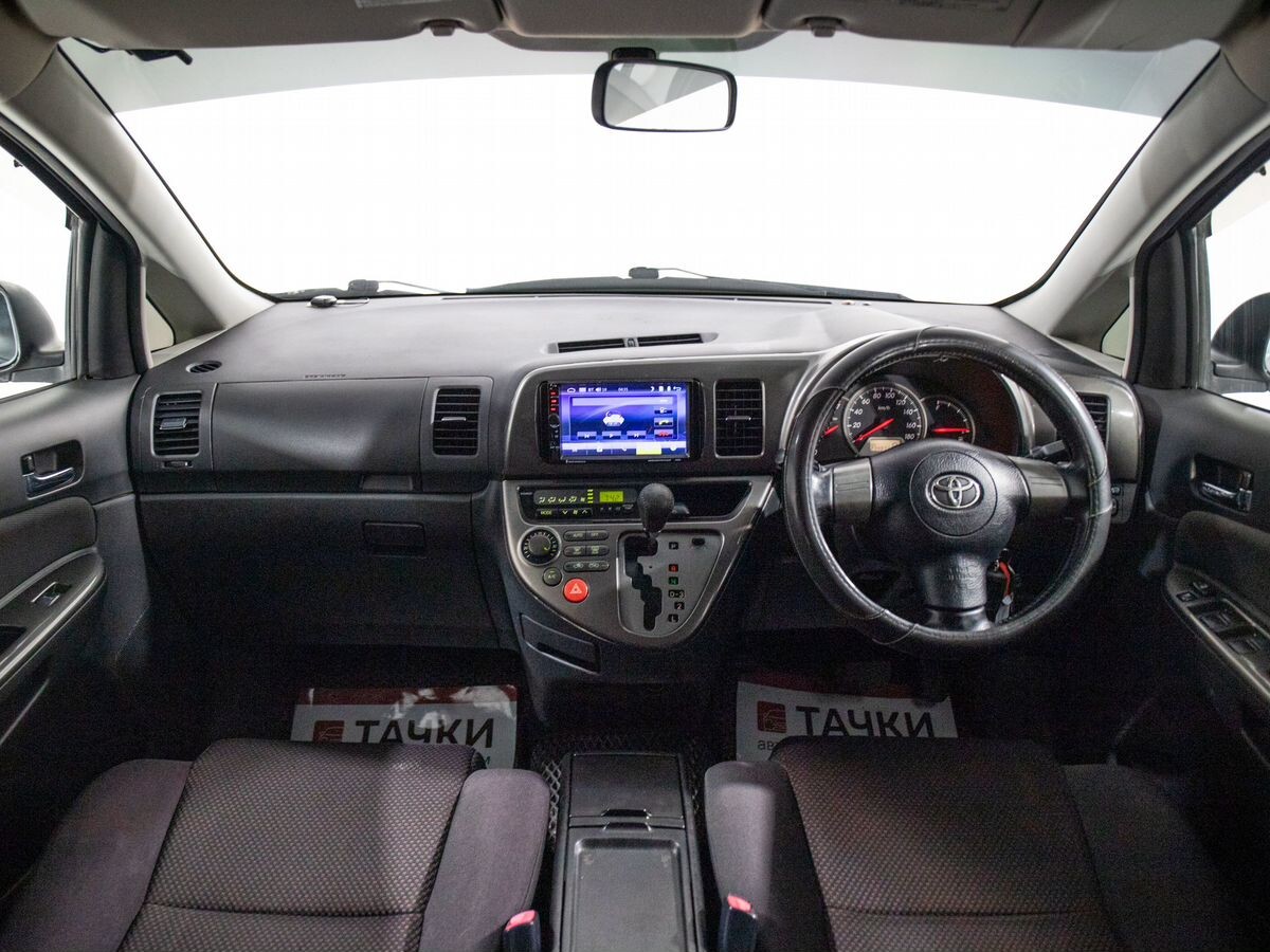 Toyota Wish 2004 - фото автомобиля