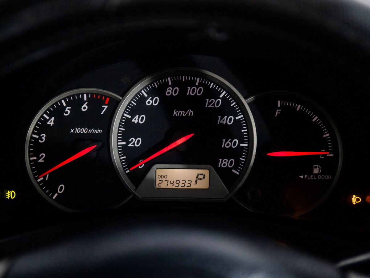 Toyota Wish 2004 - фото автомобиля