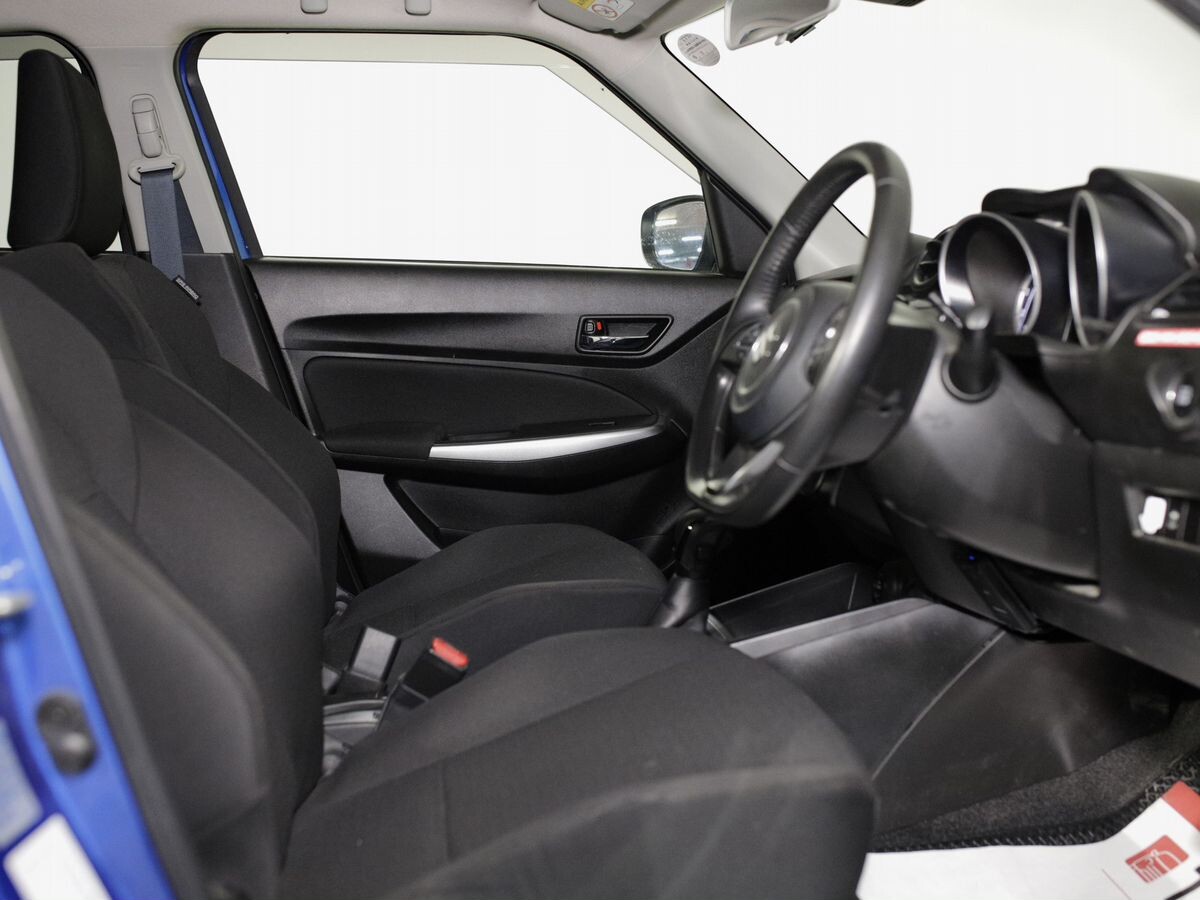 Suzuki Swift 2020 - фото автомобиля