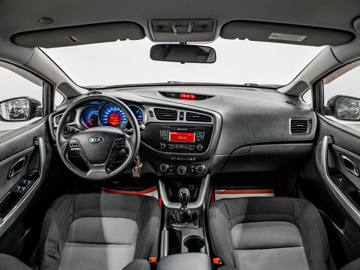 Kia Ceed 2013 - фото автомобиля