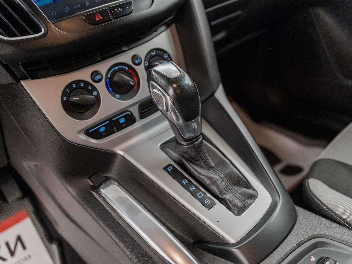 Ford Focus 2012 - фото автомобиля